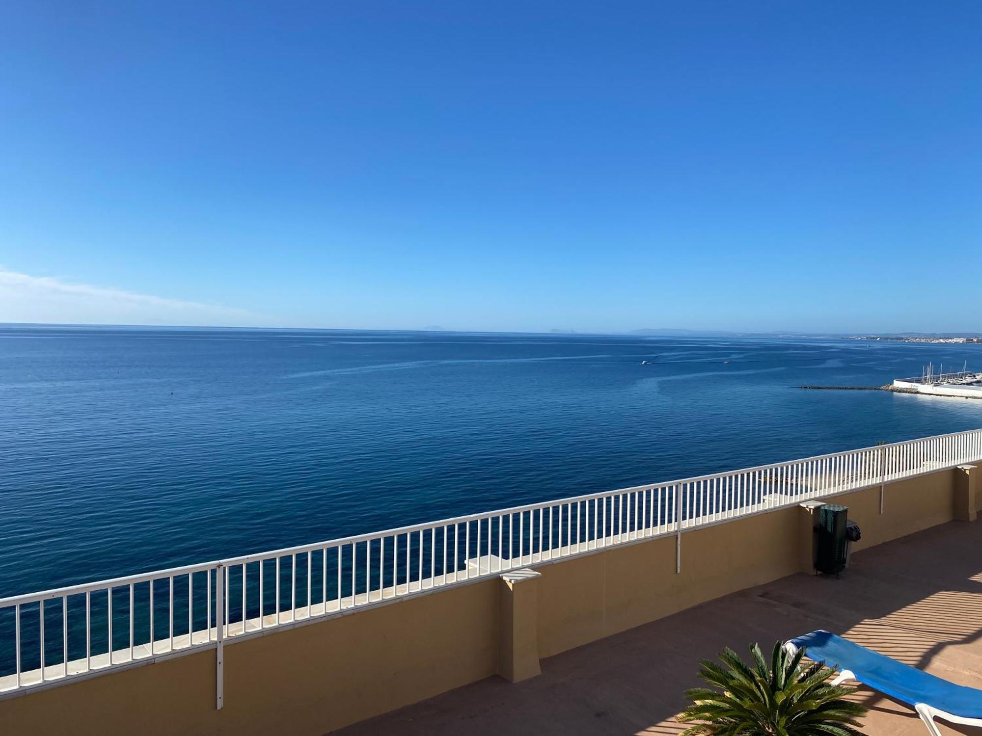 Marbella Beachfront Edificio Mayoral Primera Linea De Playa Y Centro Ciudad Con Barco Opcional Екстер'єр фото
